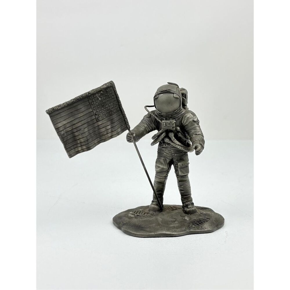 1976 Franklin Mint The Astronaut 1956-1976 w/ American Flag Fine Pewter Figurine